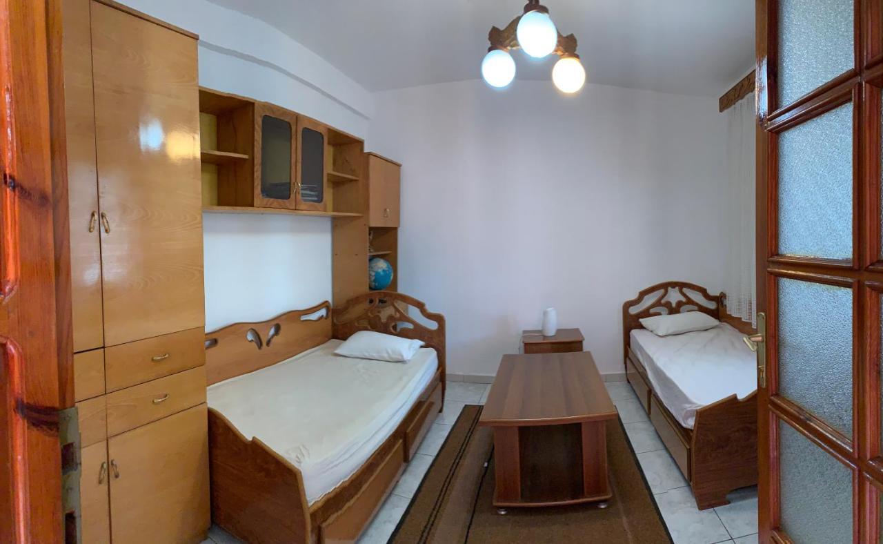 Shtepi Me Qera Fier Villa Exterior photo